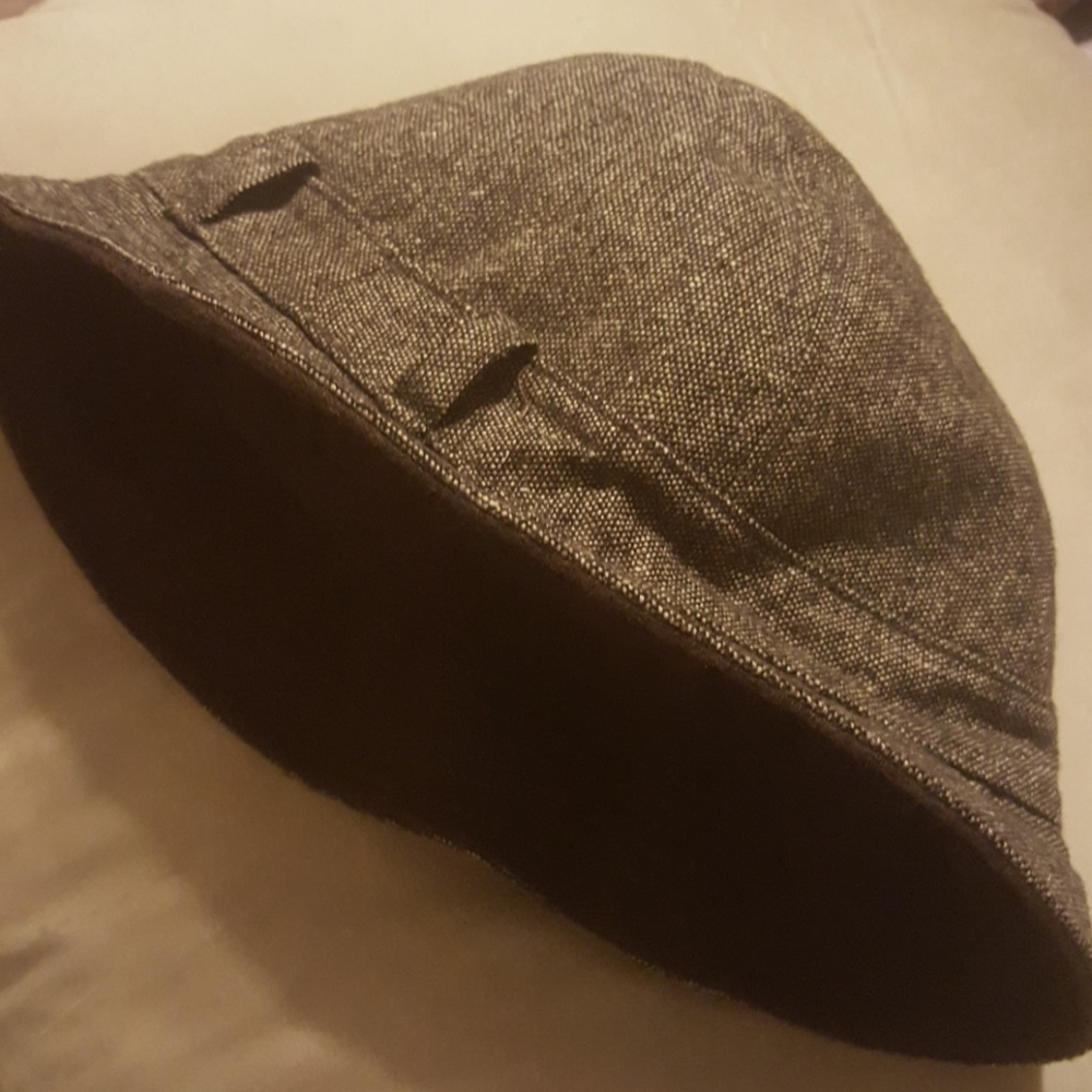 Wool hat - Picture 3 of 3